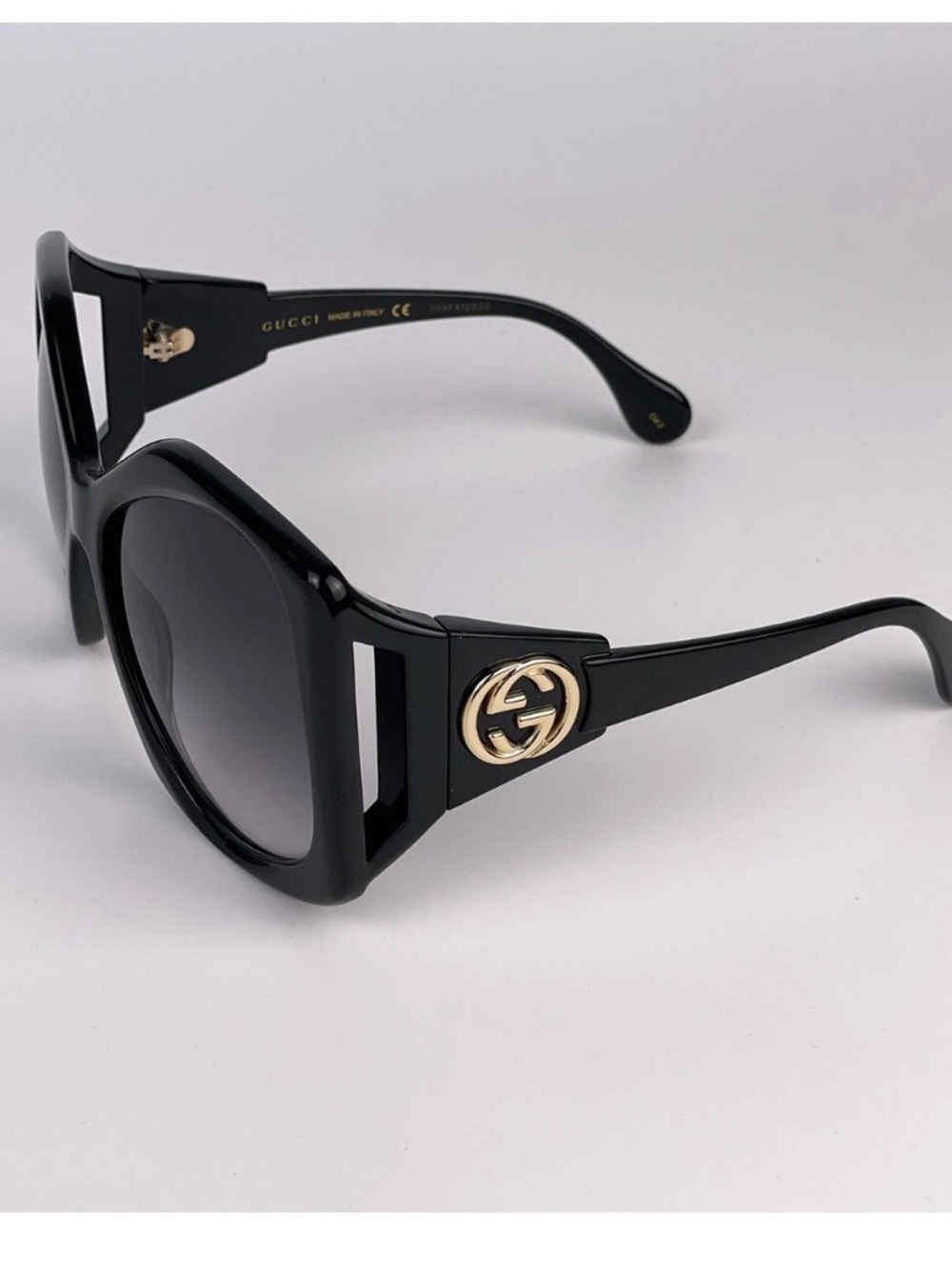 Gucci Black Oversized Fashion Sunglasses - Picture 5 of 9